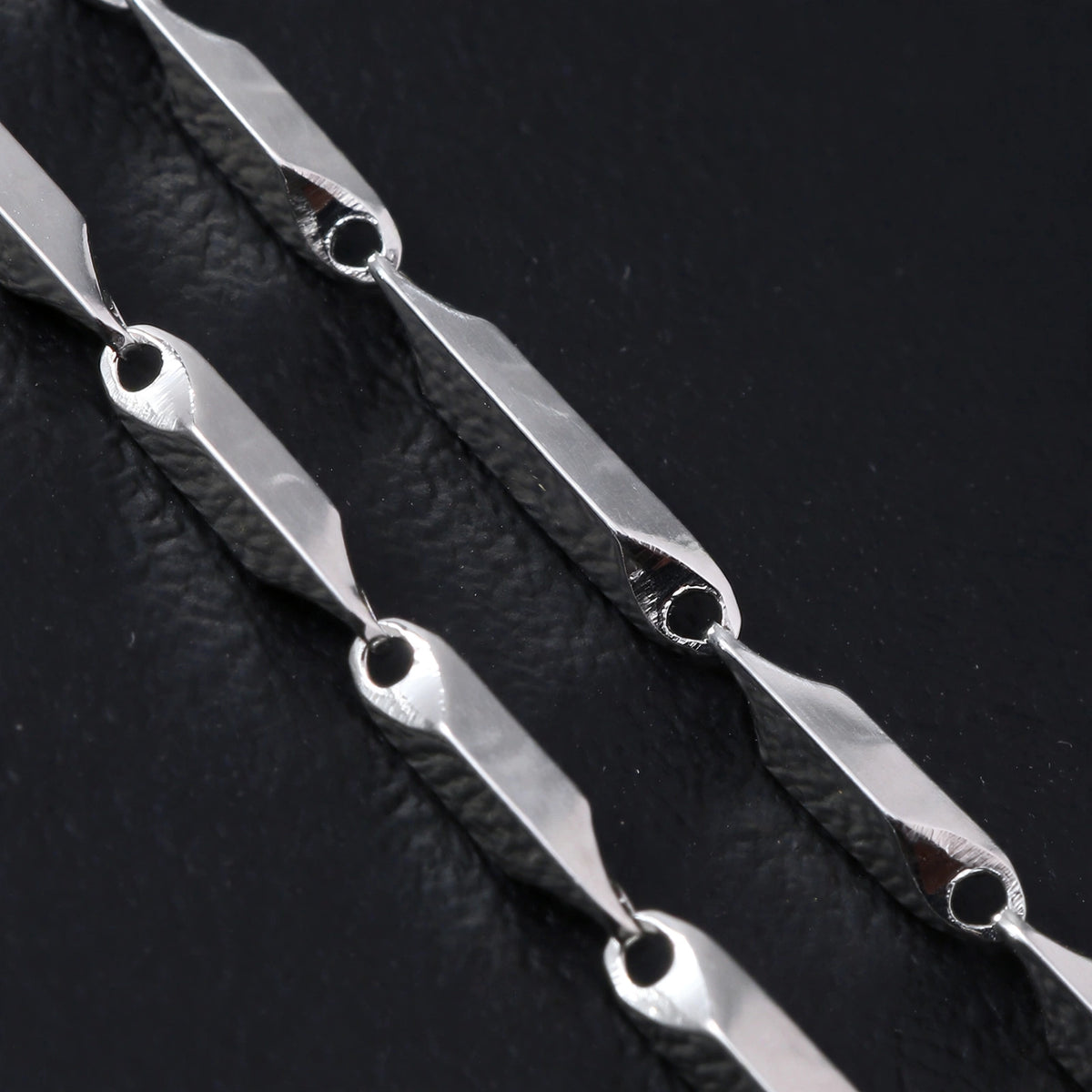 Silver-Tone Beveled Oblong Link Men's Necklace