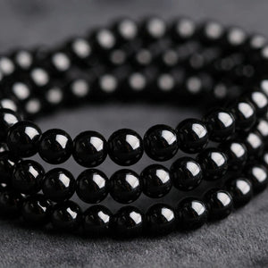 Silver-Tone Curb Chain Bracelet with Beveled Centre Plate - close-up detail