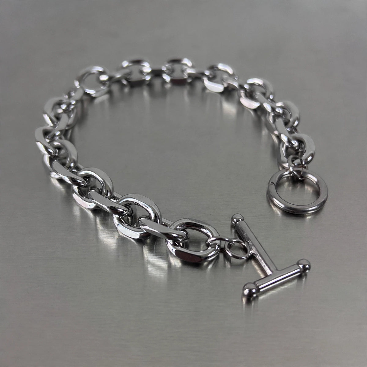 Silver-Tone Oval Link Bracelet with Toggle Clasp
